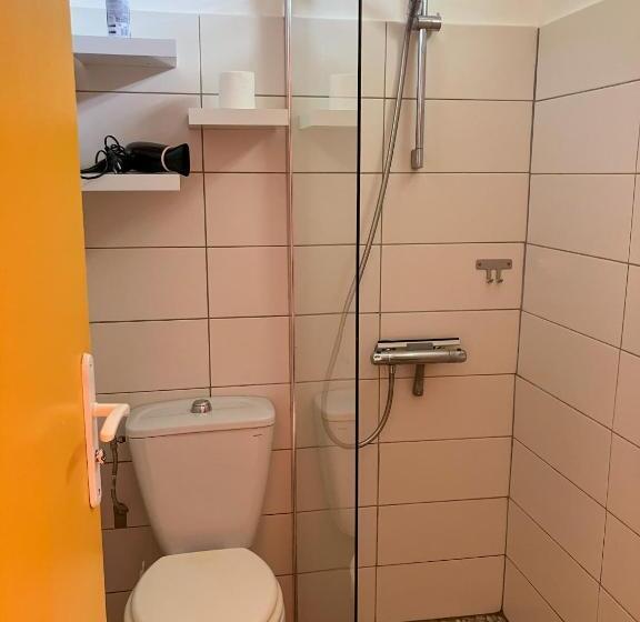 استودیوی استاندارد, Gîte Zandoli Koko