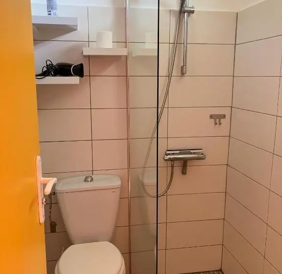 استودیوی استاندارد, Gîte Zandoli Koko