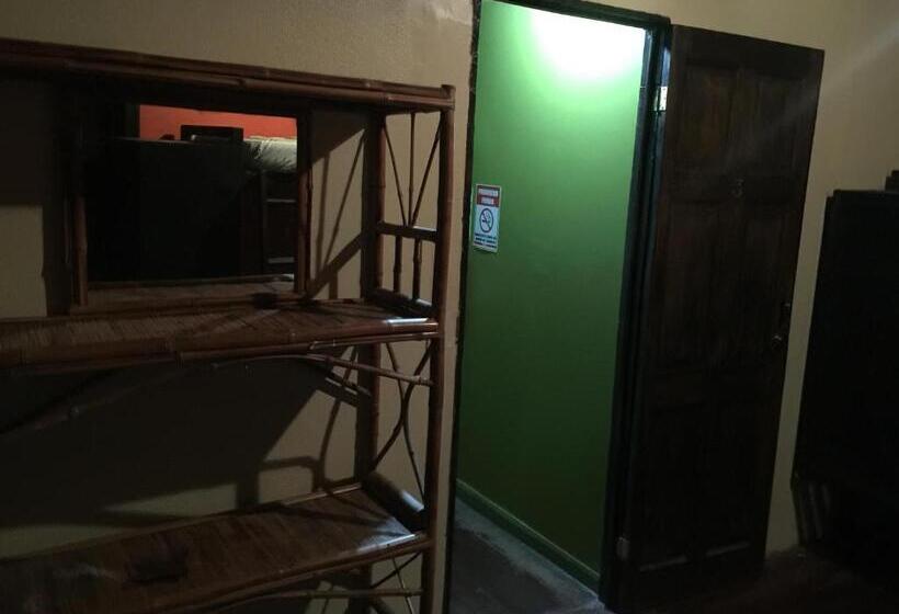 이코노미 룸, Hostel Antorchas