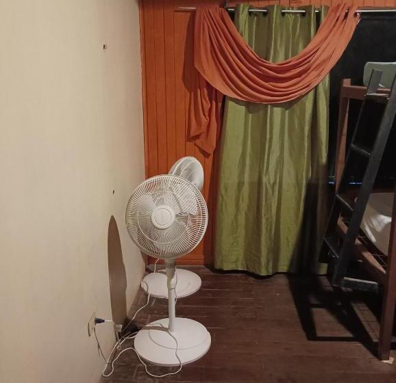 エコノミー４人部屋, Hostel Antorchas