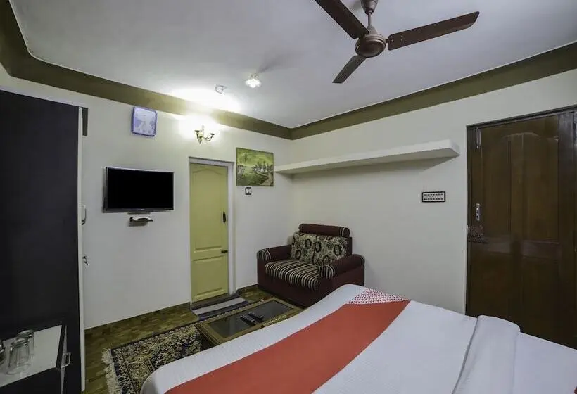 デラックスルーム, Vijaya Deepa Guest House By Lexstays