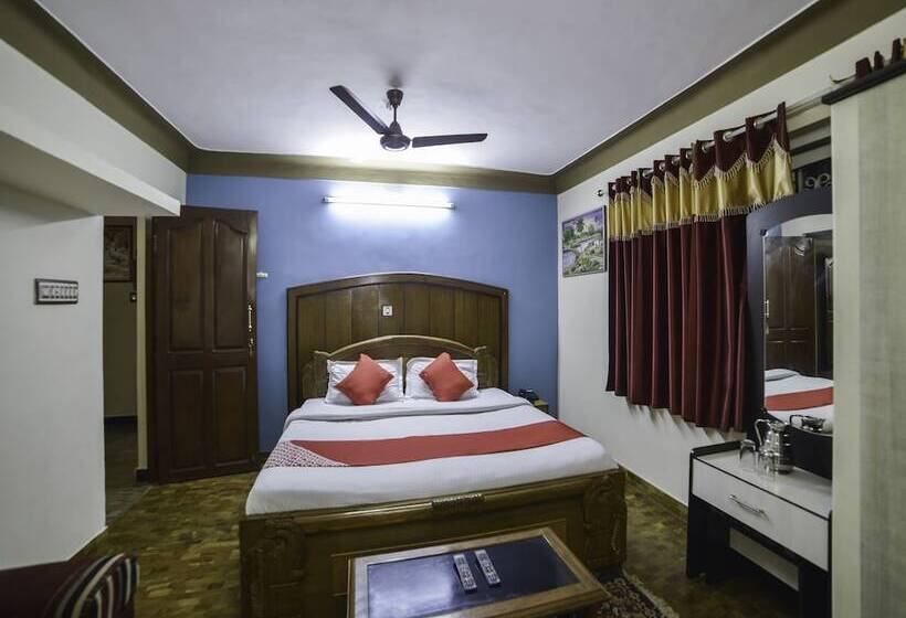 Номер Deluxe, Vijaya Deepa Guest House By Lexstays