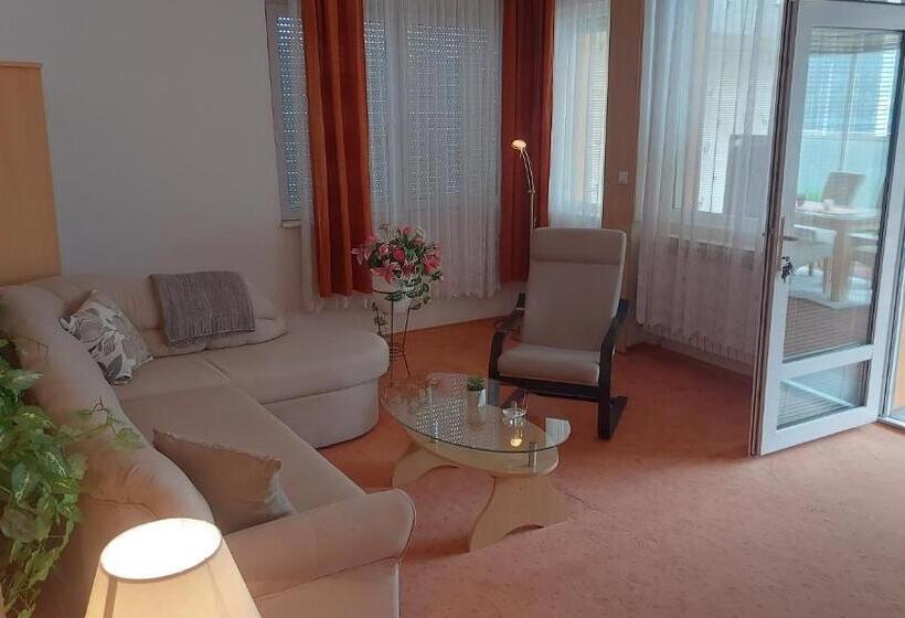 سوییت جونیور با چشمانداز دریاچه, Villa Jablanica Lake