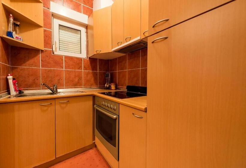 سوییت جونیور با چشمانداز دریاچه, Villa Jablanica Lake