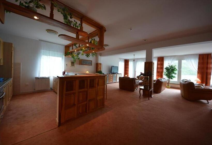 Superior suite with lake view, Villa Jablanica Lake