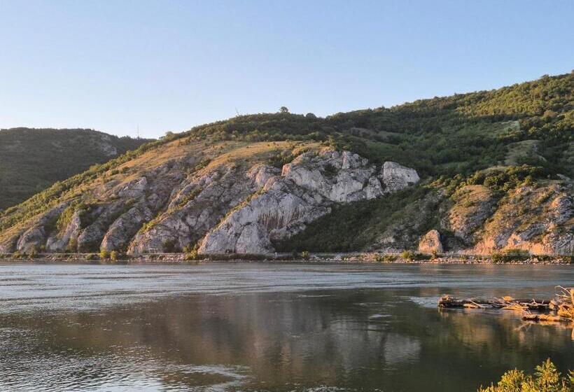 آپارتمان 1 خوابه همکف, Apartment Dedine Golubac