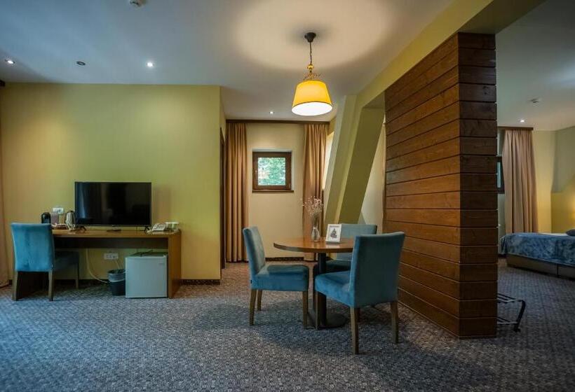 スイート, Opus Villa