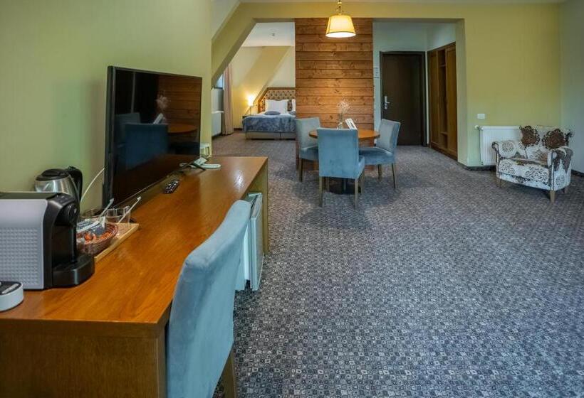 スイート, Opus Villa