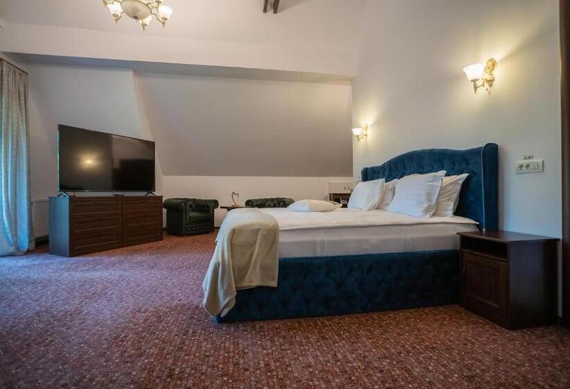 スタンダードスタジオ, Opus Villa