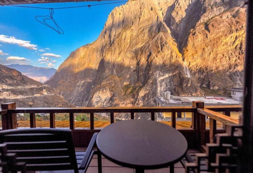 Standard Room with Balcony, Tibet Guesthouse 虎跳峡卓玛客栈