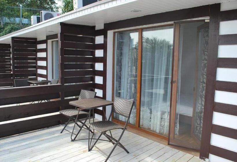 Cameră Standard cu Vedere la Mare cu Balcon, Shpinat