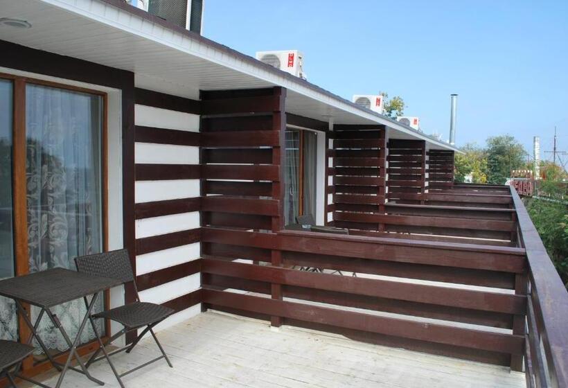 Cameră Standard cu Vedere la Mare cu Balcon, Shpinat