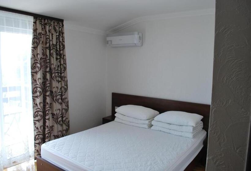 Cameră Standard cu Vedere la Mare cu Balcon, Shpinat