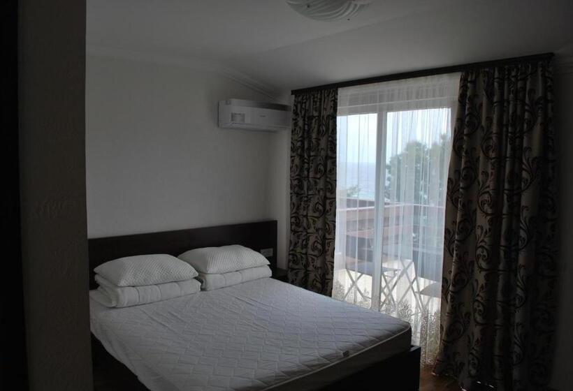 Cameră Standard cu Vedere la Mare cu Balcon, Shpinat