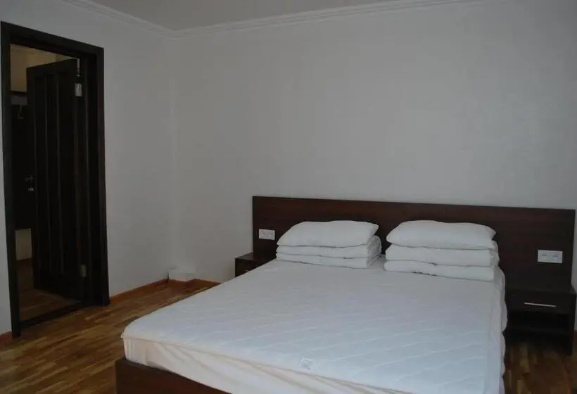 Apartament 1 Dormitor Deluxe, Shpinat