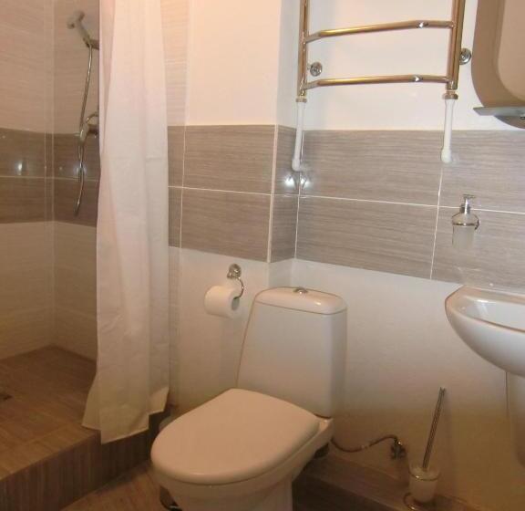 Cameră Confort, Shpinat