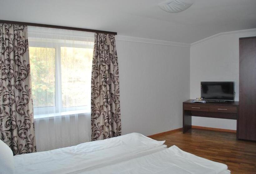 Cameră Confort, Shpinat