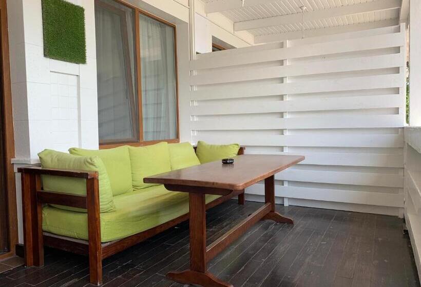 Cameră Deluxe cu Vedere la Mare cu Balcon, Shpinat