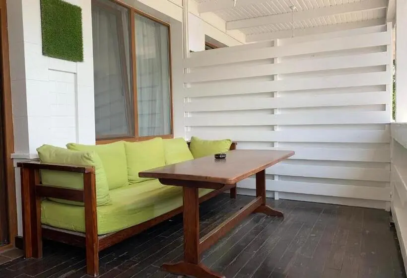 Cameră Deluxe cu Vedere la Mare cu Balcon, Shpinat