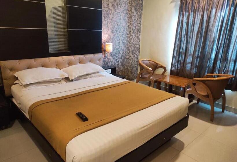 Номер Deluxe, Vaishnavi