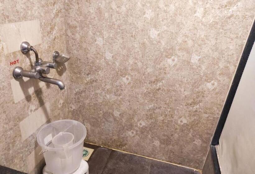 חדר דלוקס, Vaishnavi