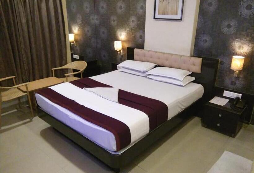 חדר דלוקס, Vaishnavi