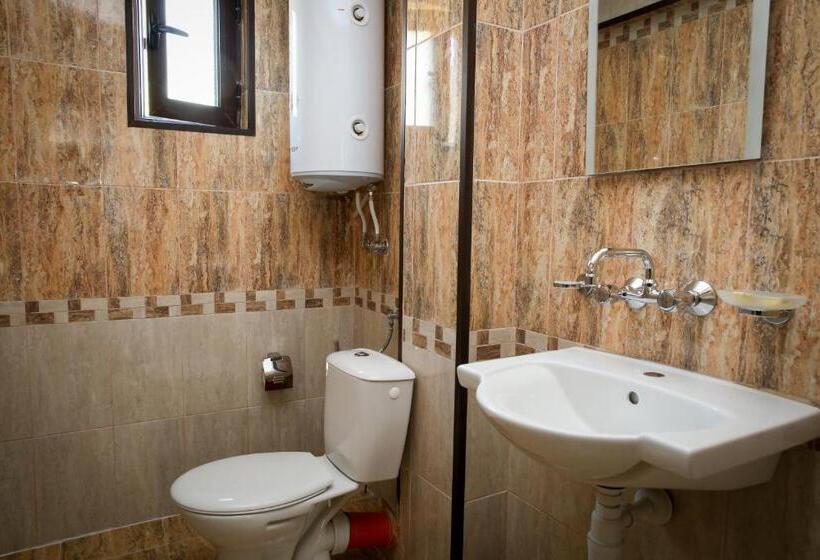 Deluxe Familjerum, бялата къща