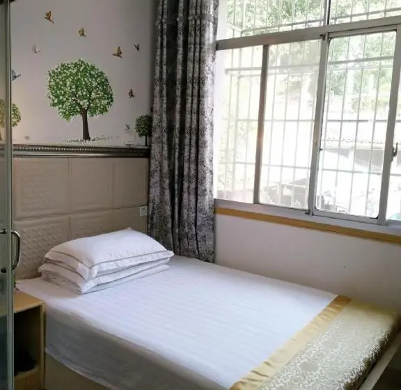 Standard Yhden Hengen Huone, 166 Inn