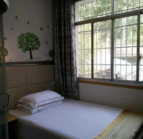 Standard Yhden Hengen Huone, 166 Inn