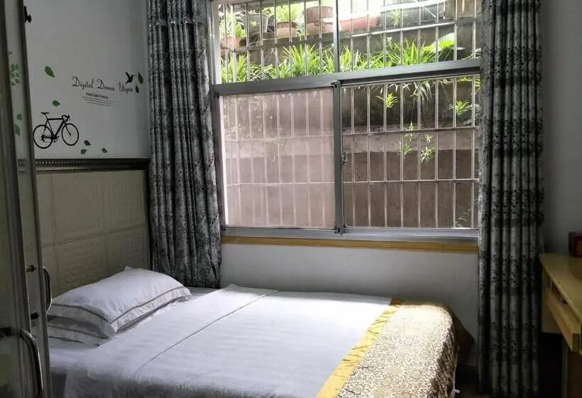 Standard Yhden Hengen Huone, 166 Inn