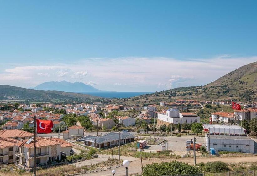 سوییت با چشم‌انداز دریا, Sahika Konukevi