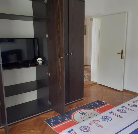 اتاق استاندارد با سرویس بهداشتی مشترک, Guest House Cvoro