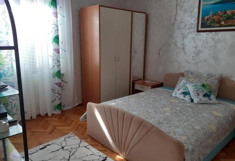 اتاق استاندارد سه نفره, Guest House Cvoro
