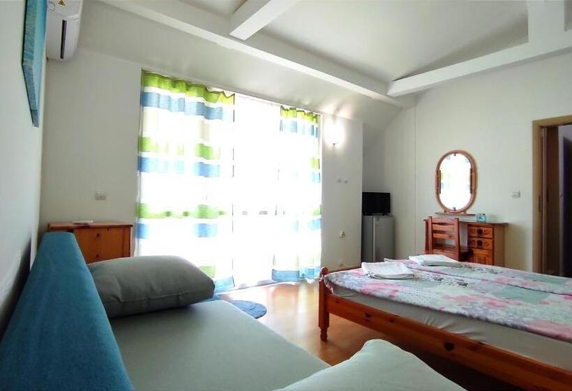 غرفة عائلية, Guest House Orfey