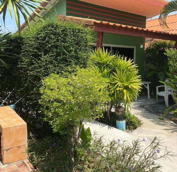 标准三人间, Suntalee House