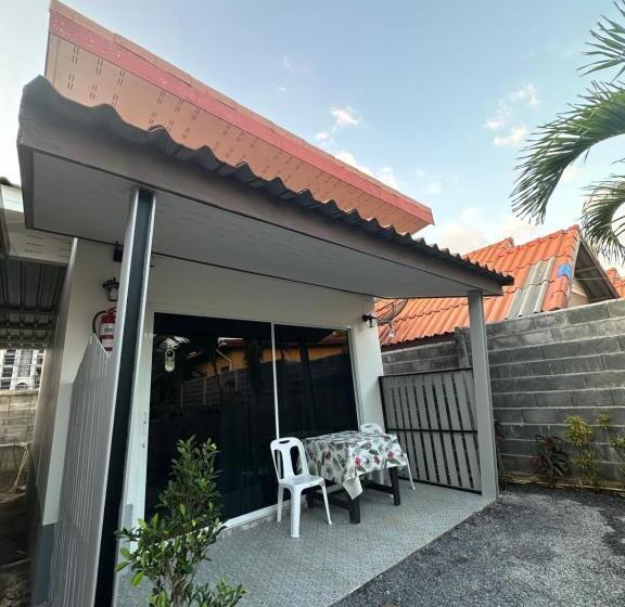 标准三人间, Suntalee House