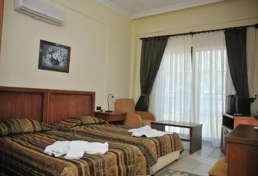 Standard-huone Allasnäkymä, Tokgoz Butik Hotel&apartment