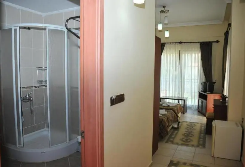 Standard-huone Allasnäkymä, Tokgoz Butik Hotel&apartment