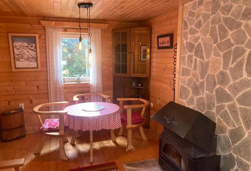 کلبه ییلاقی, Chalet Escapade With Sauna