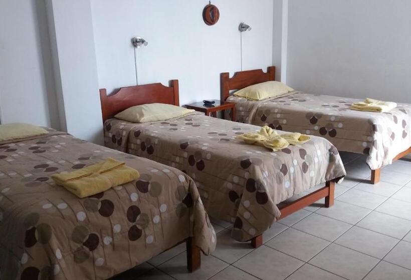 スタンダードトリプルルーム, Hostal Naylamp