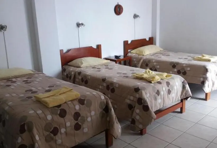Standard Kolmen Hengen Huone, Hostal Naylamp