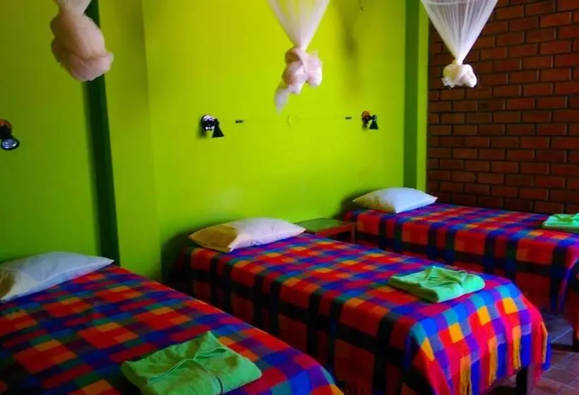 Standard Kolmen Hengen Huone, Hostal Naylamp