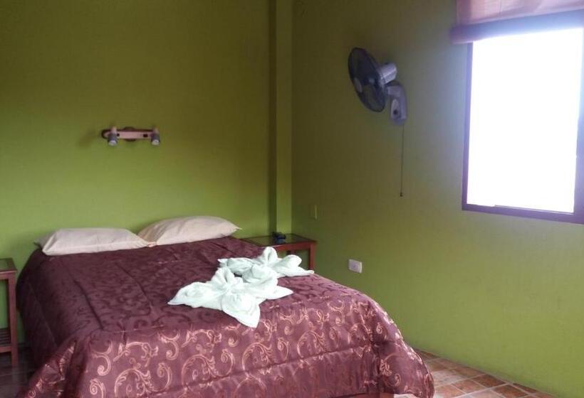 スタンダードルーム, Hostal Naylamp