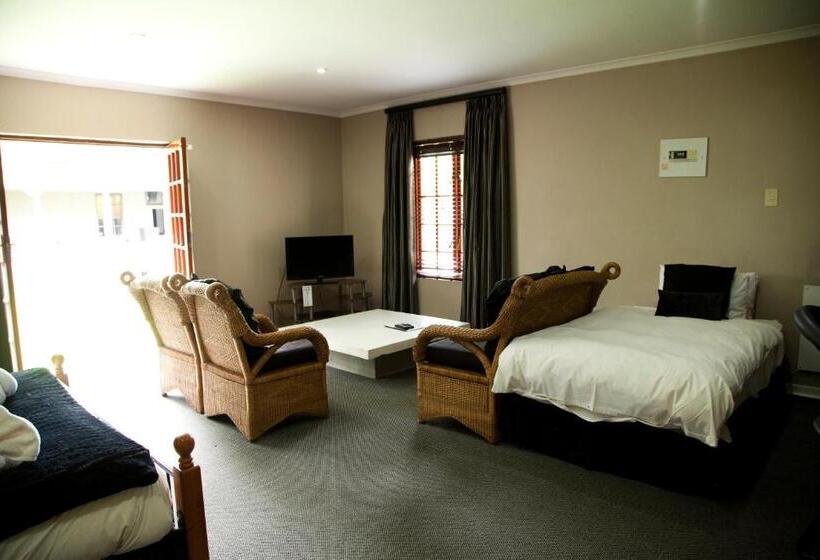 חדר משפחתי, The Gables Middelburg Mpu