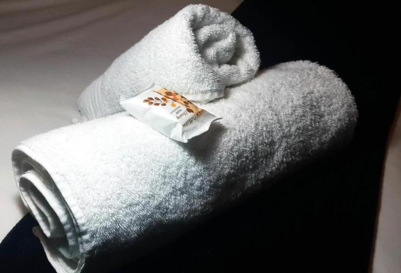 スタンダードスタジオ, The Gables Middelburg Mpu