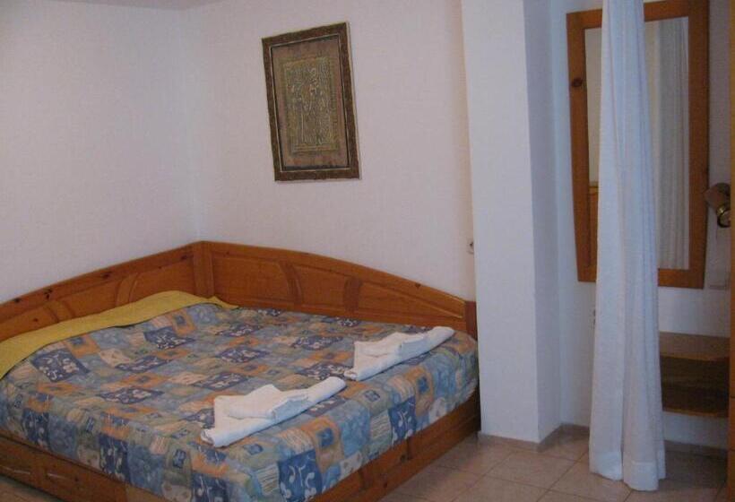 חדר משפחתי, Villa Sens