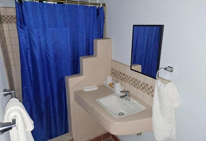 스탠다드 스튜디오, Casa Rosada Nosara