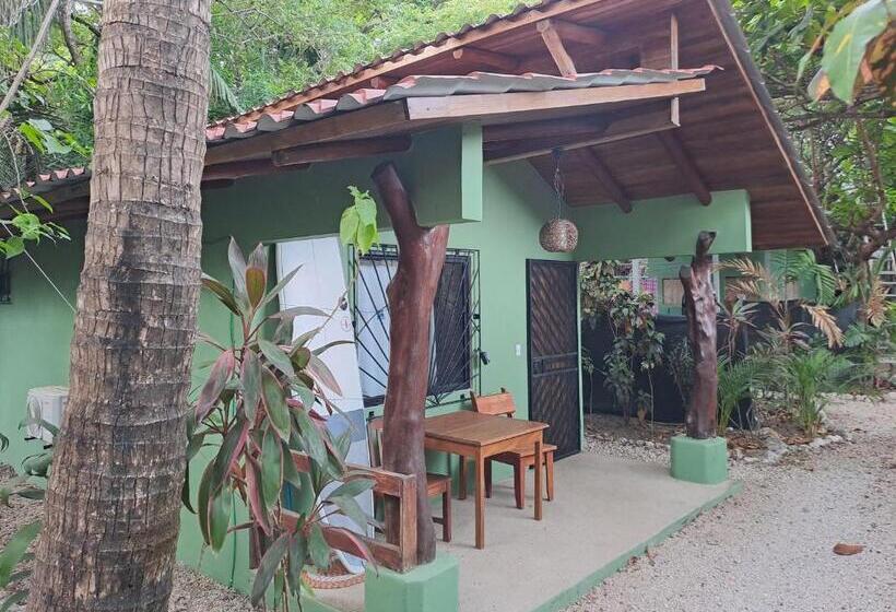 수피리어 스튜디오, Casa Rosada Nosara