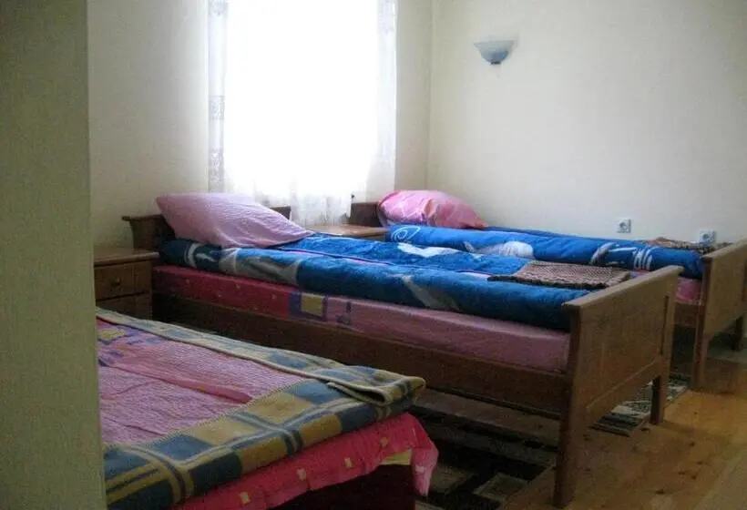 اتاق استاندارد سه نفره, Guesthouse Planinarski Dom Neviđen'o
