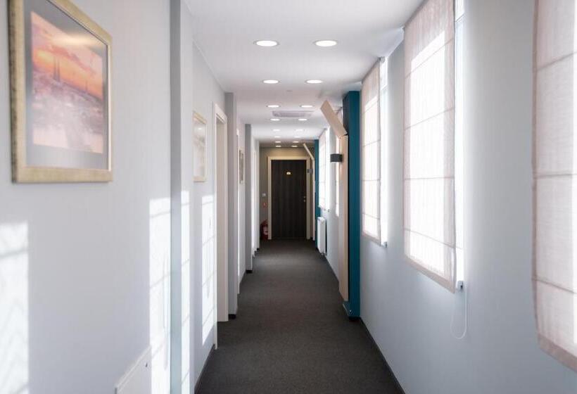 اتاق استاندارد, Panorama Business Inn